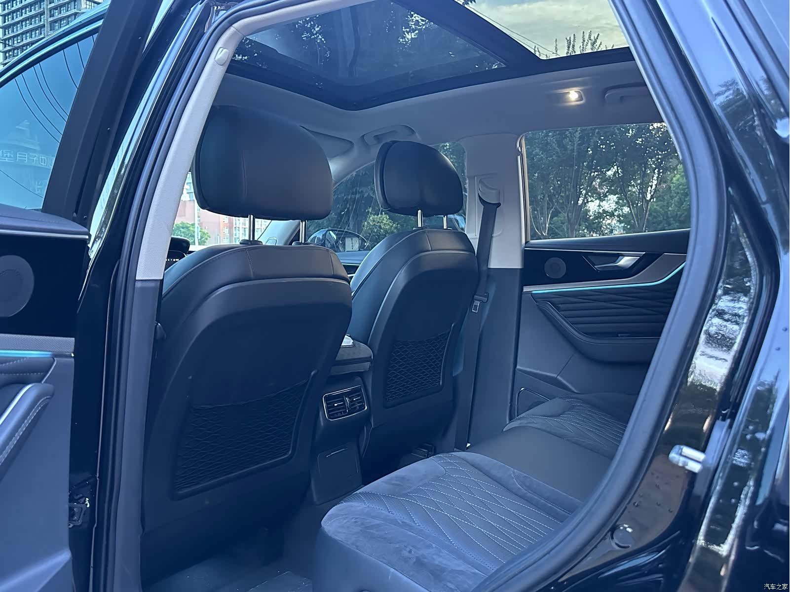Hongqi HS5, 2023 8