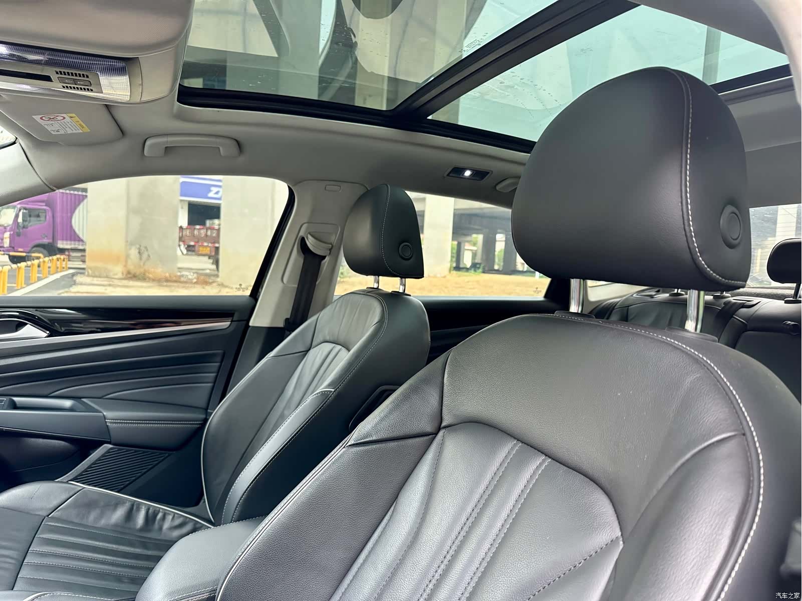 Volkswagen Passat, 2022 14