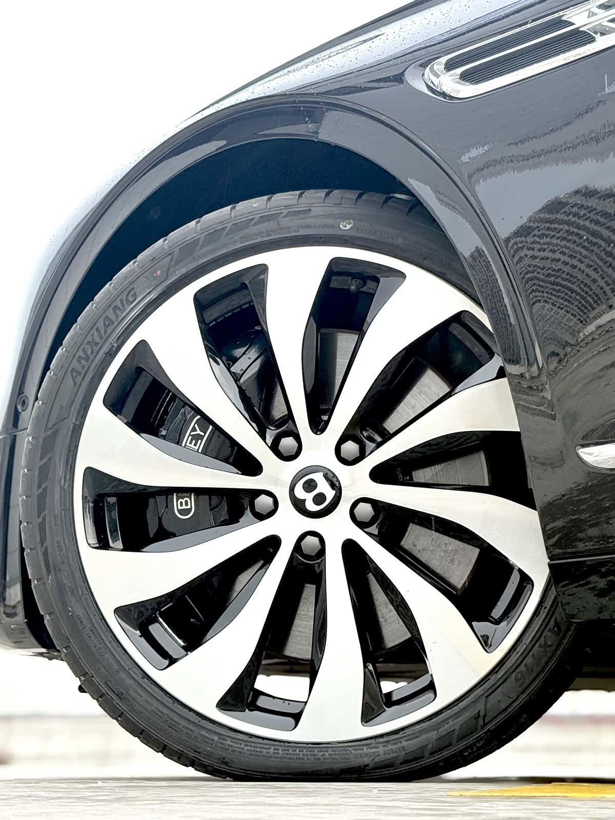 Bentley Flying Spur, 2022 15
