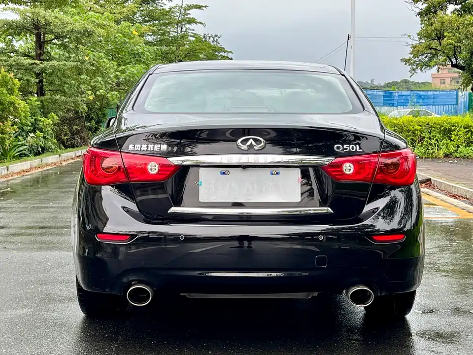 Infiniti Q50L