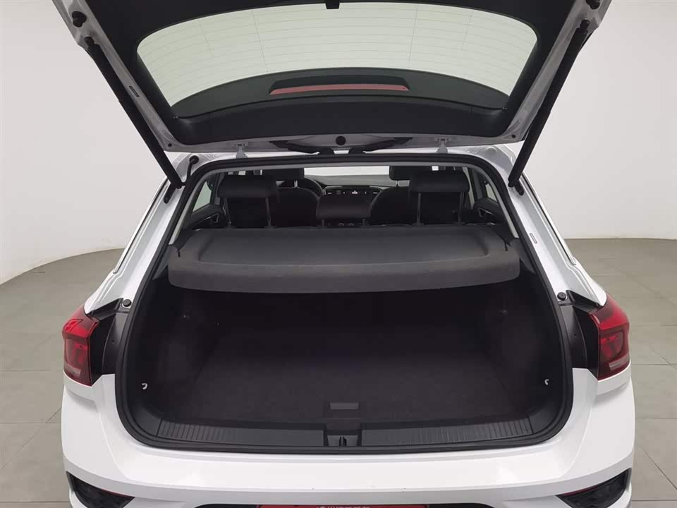 Volkswagen T-ROC exploring Songs