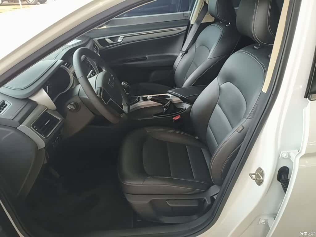 Geely Emgrand, 2019 15