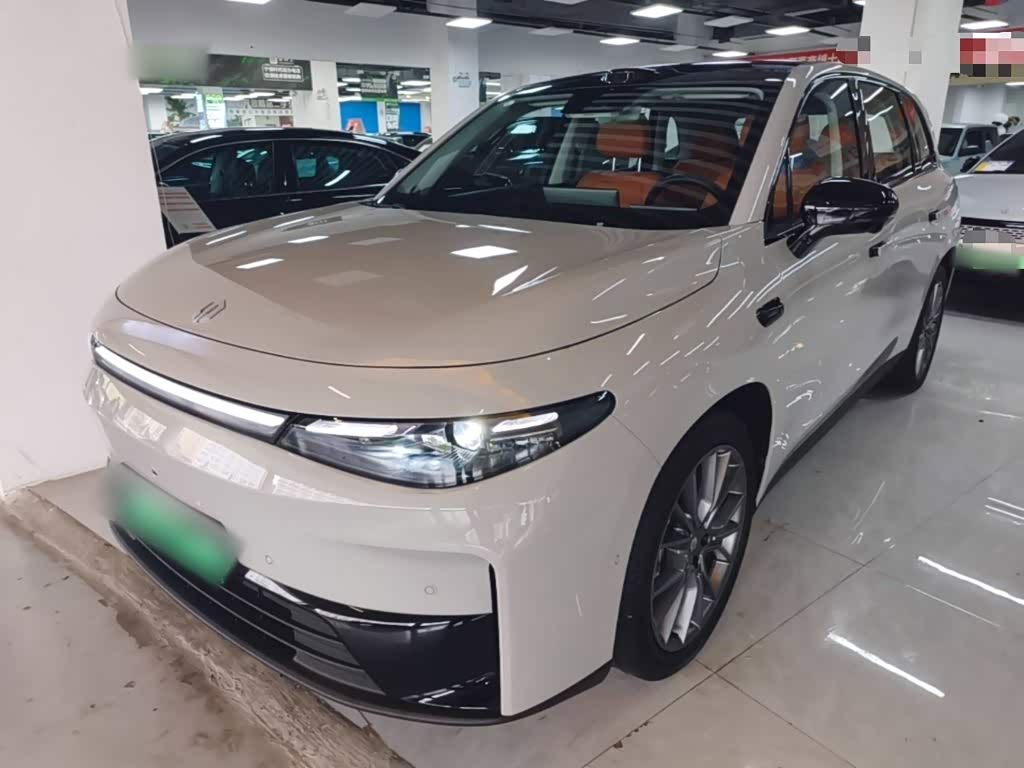 Leapmotor C10