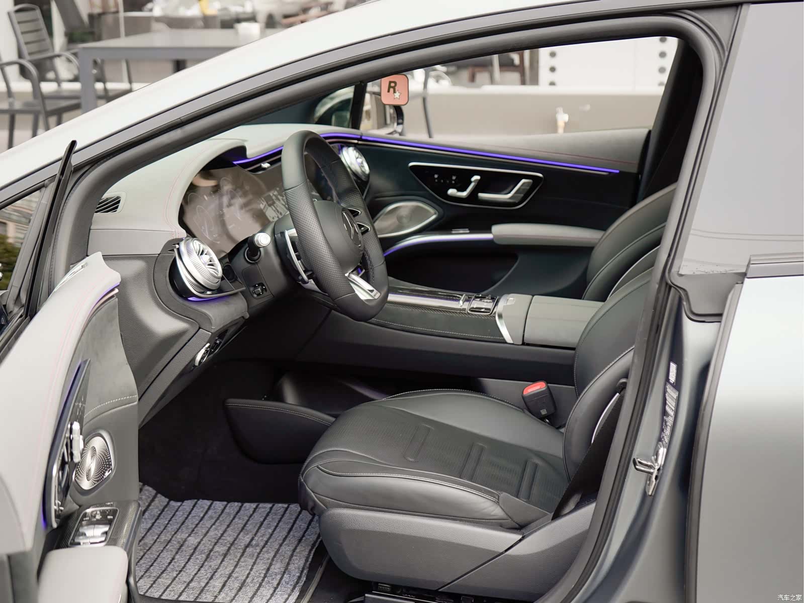 Mercedes-Benz EQS, 2025 11
