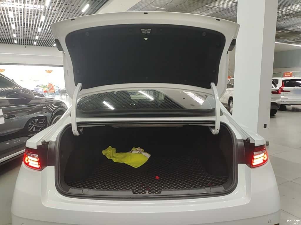 Geely Preface, 2026 19
