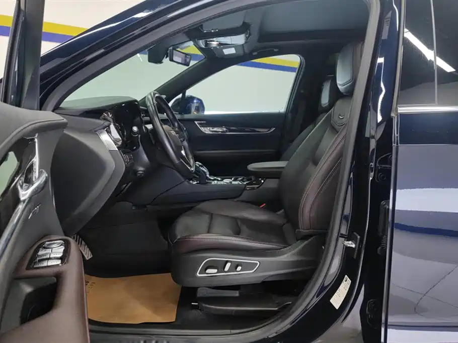 Cadillac XT6