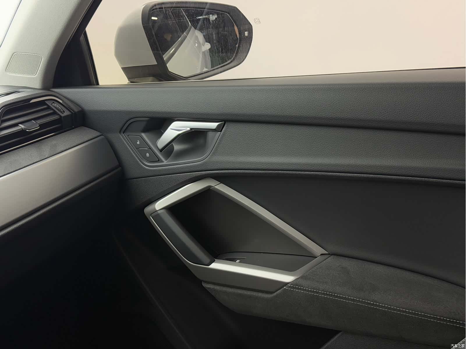 Audi Q3, 2022 11