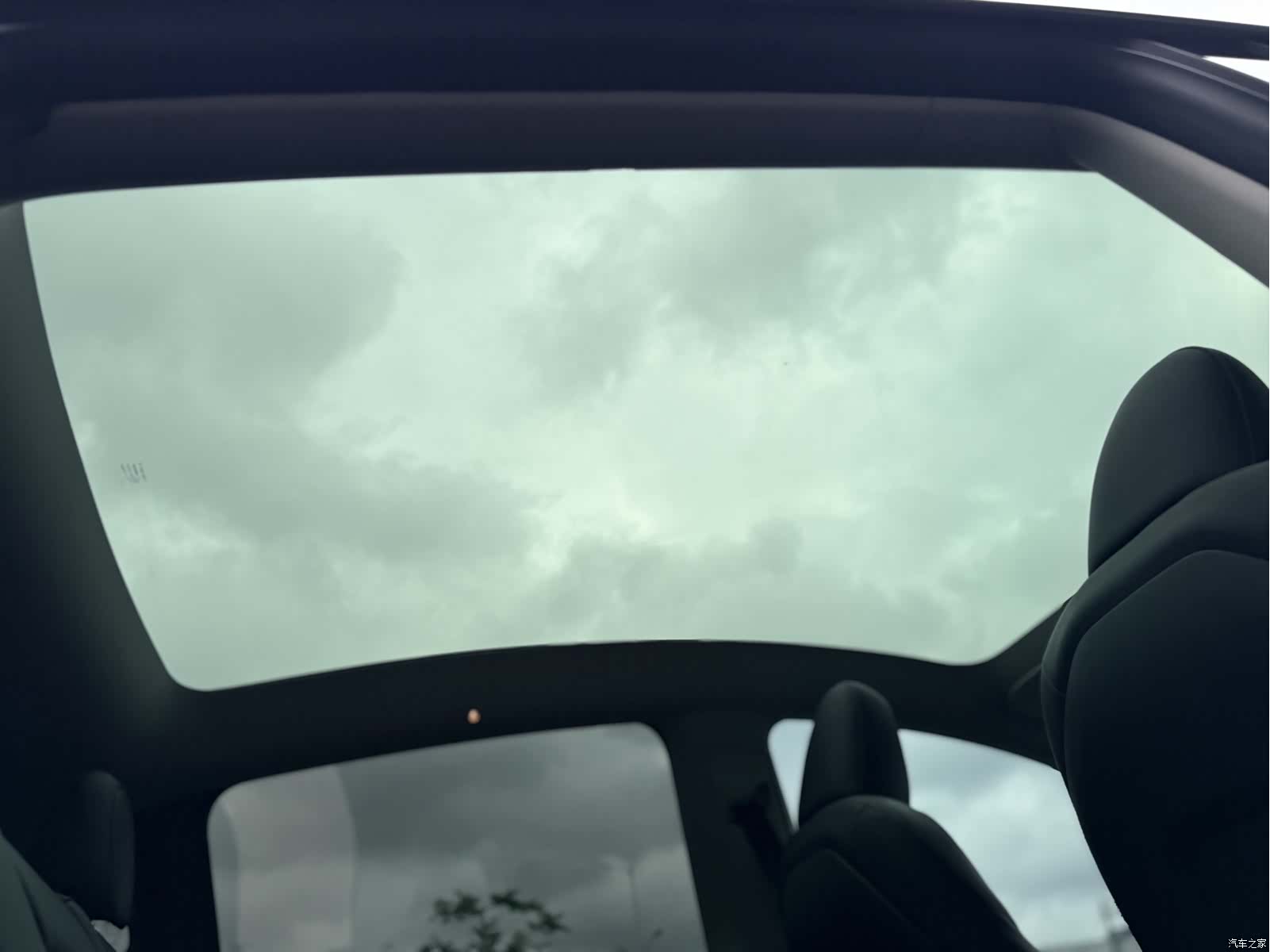 Tesla Model Y, 2023 22