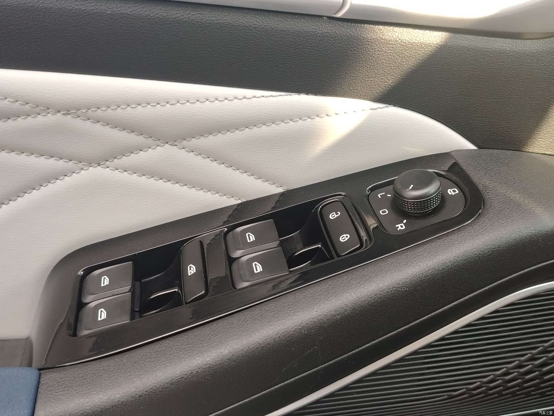 Geely Emgrand, 2023 13