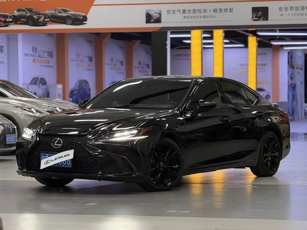 Lexus ES