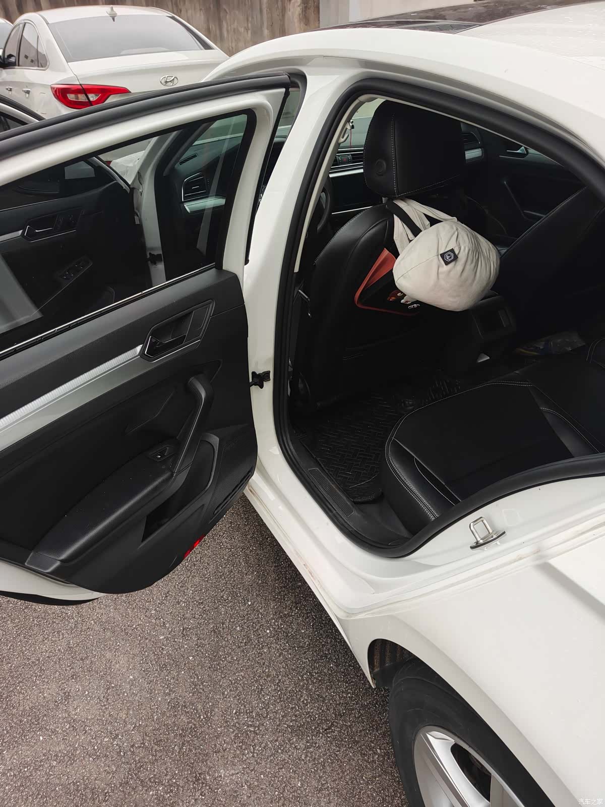 Volkswagen Lamando, 2022 все фото