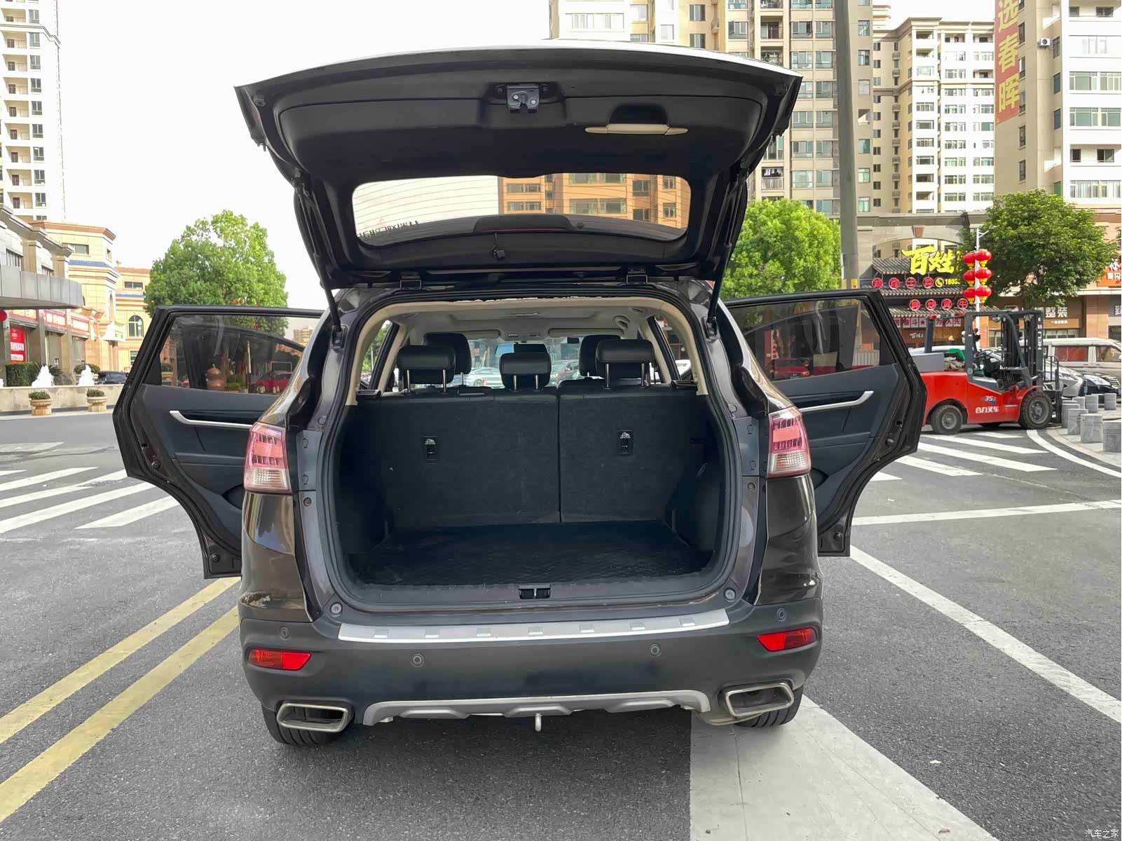 DongFeng AX7, 2015 13