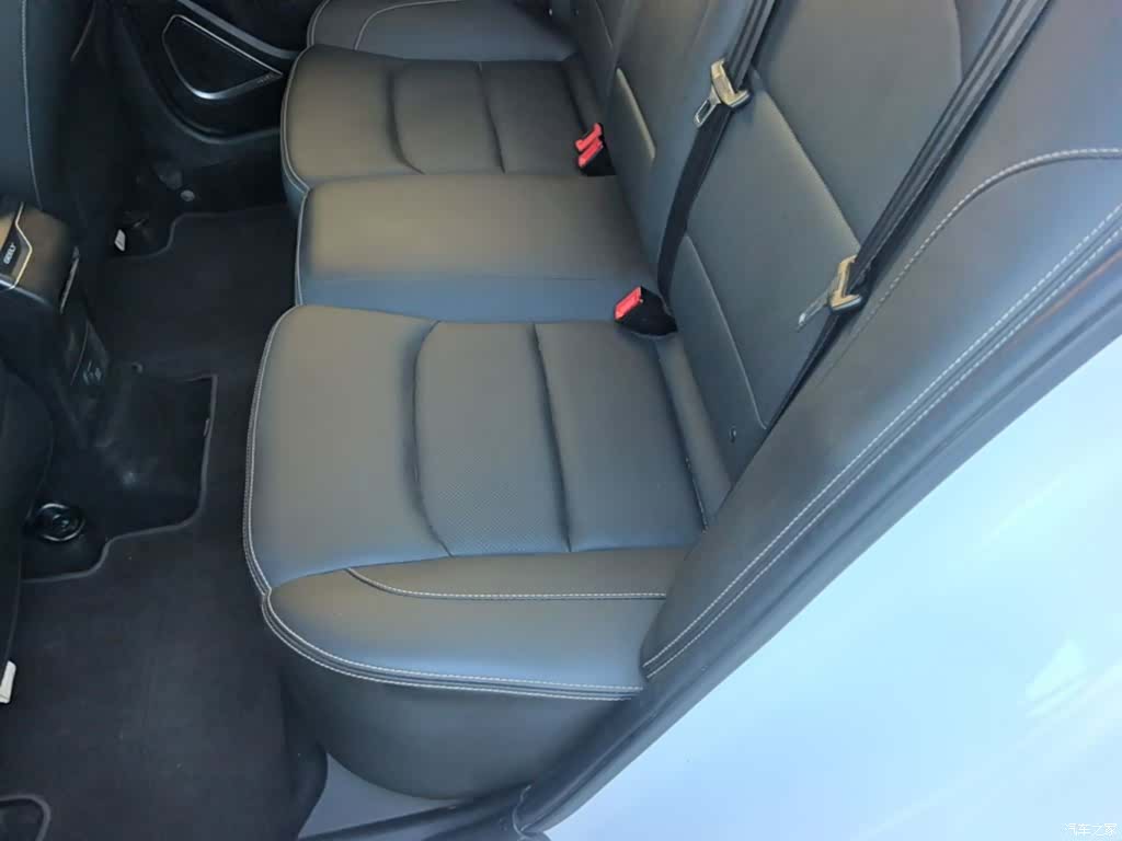Geely Emgrand, 2018 17