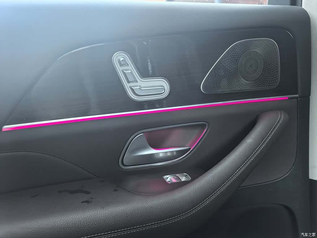 Mercedes-Benz GLE, 2023 13
