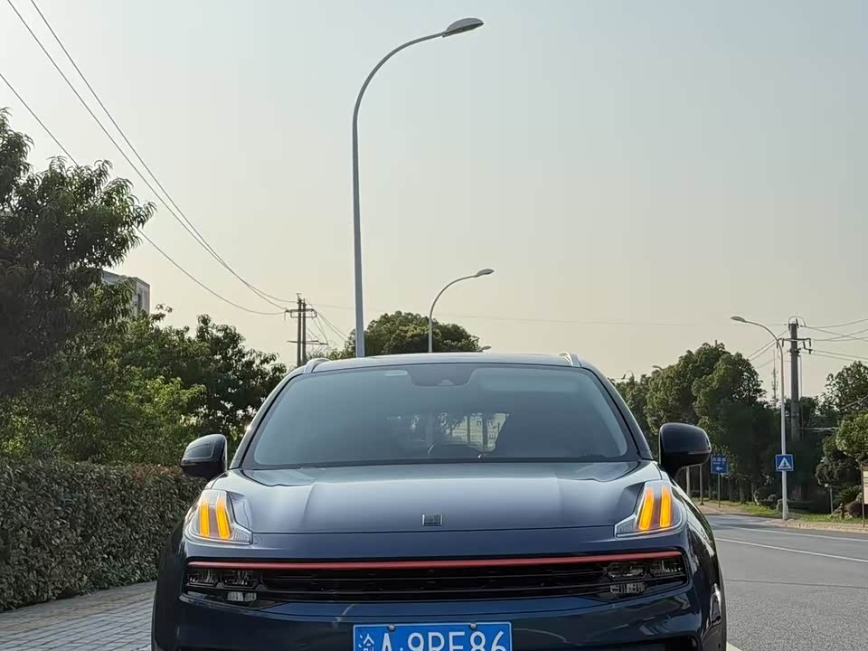Lynk & Co 06 Lynk & Co 06