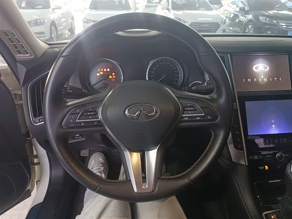 Infiniti Q50L