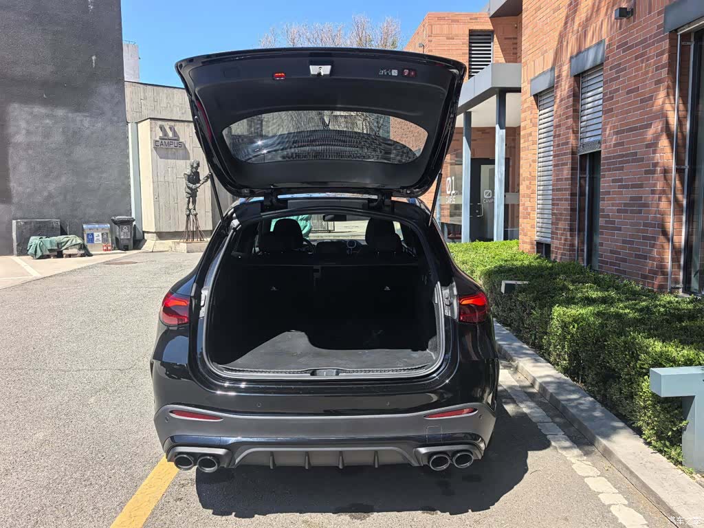 Mercedes-Benz GLC, 2025 10