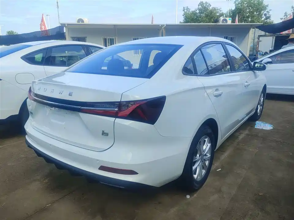 Roewe i5