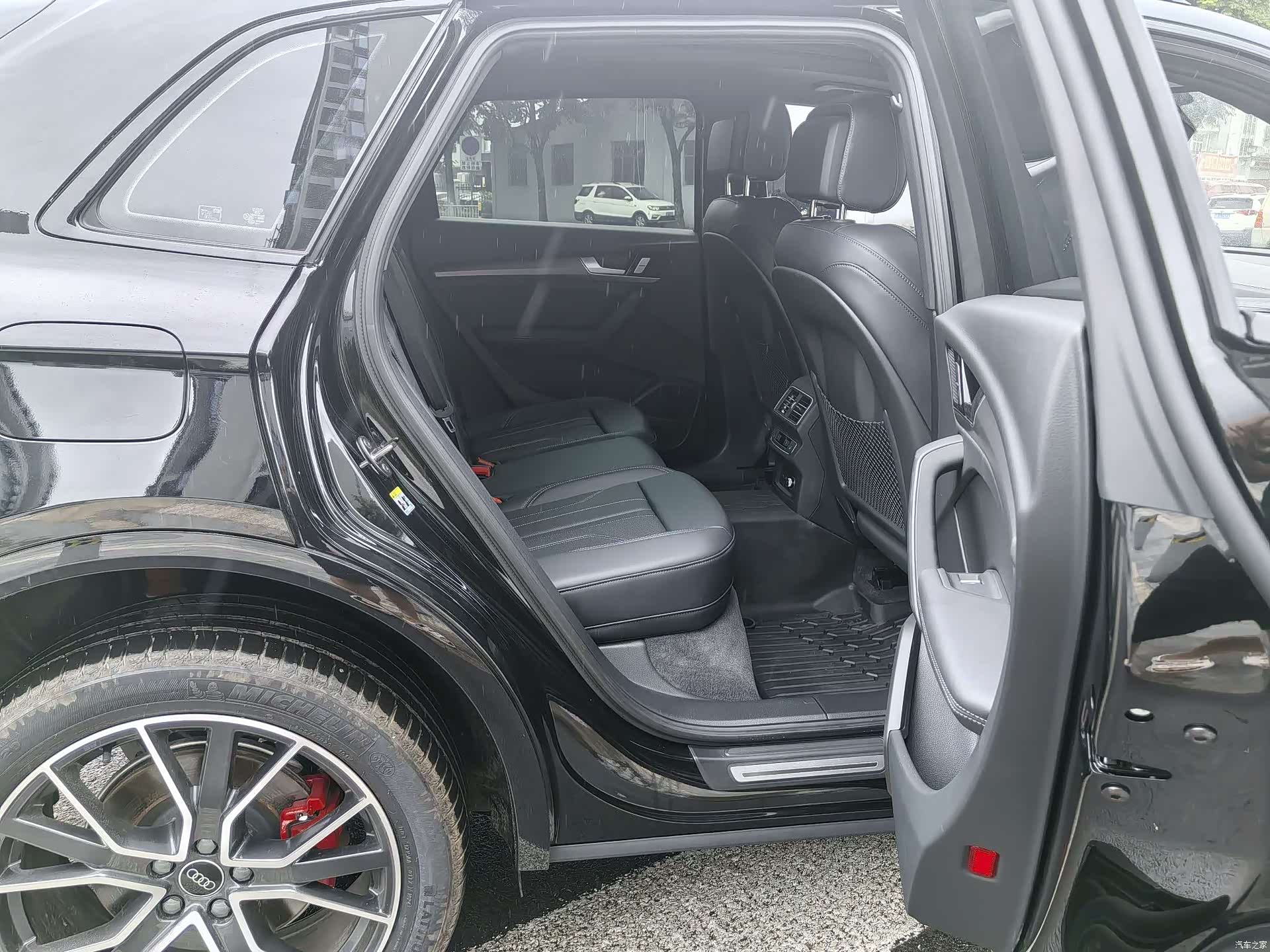 Audi Q5L, 2026 9