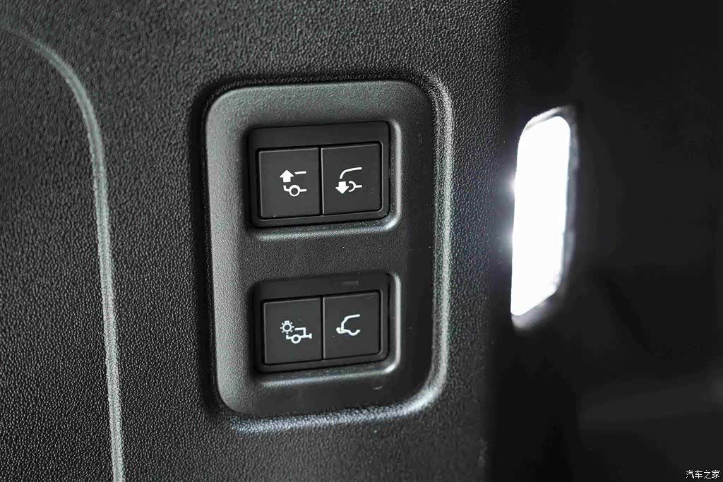 Land Rover Defender, 2024 20