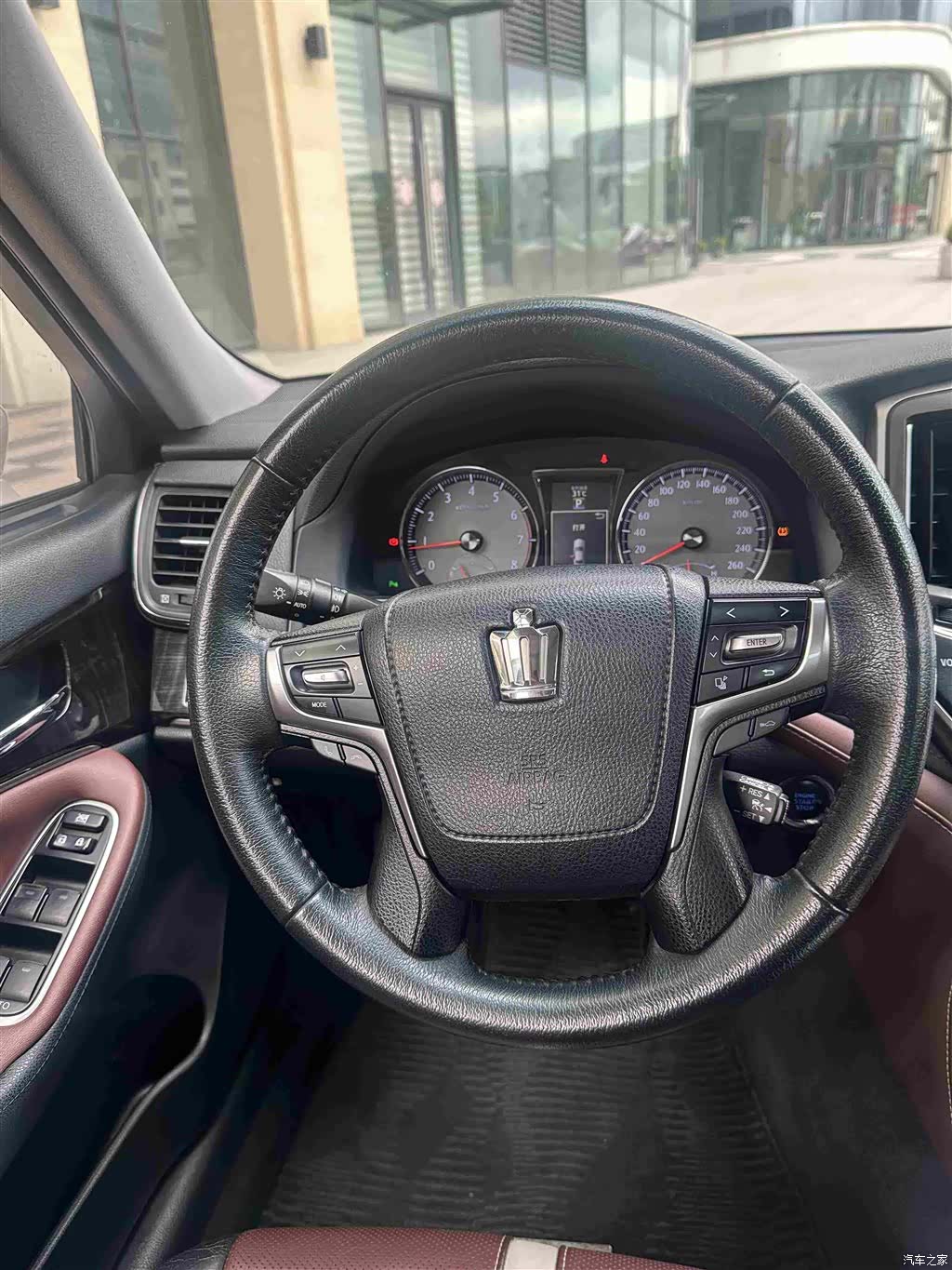 Toyota Crown, 2017 12