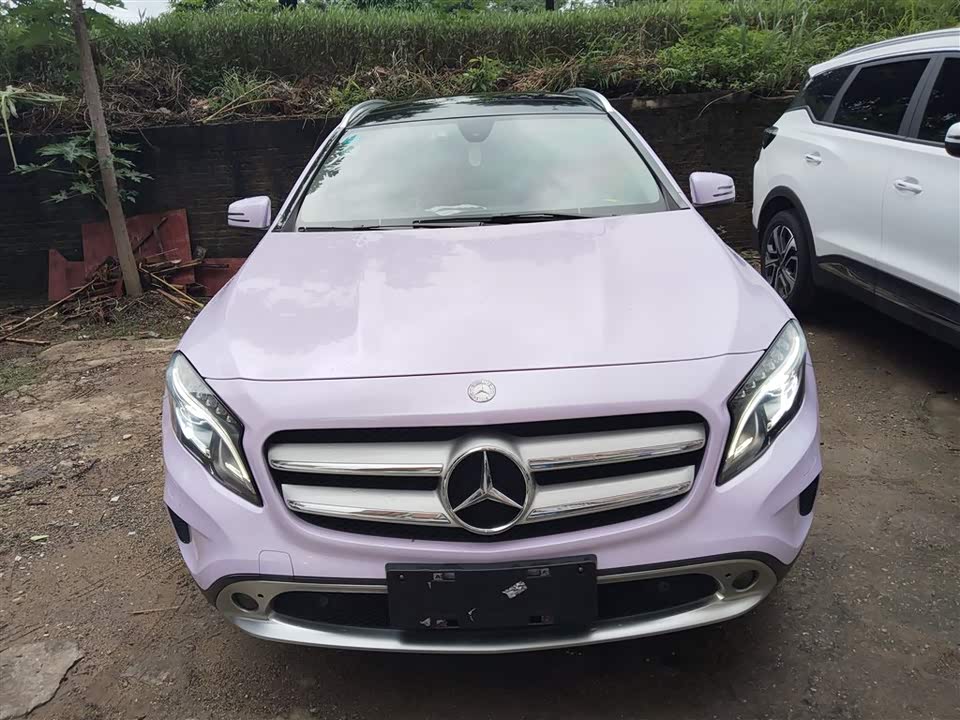 Mercedes-Benz GLA Mercedes-Benz GLA