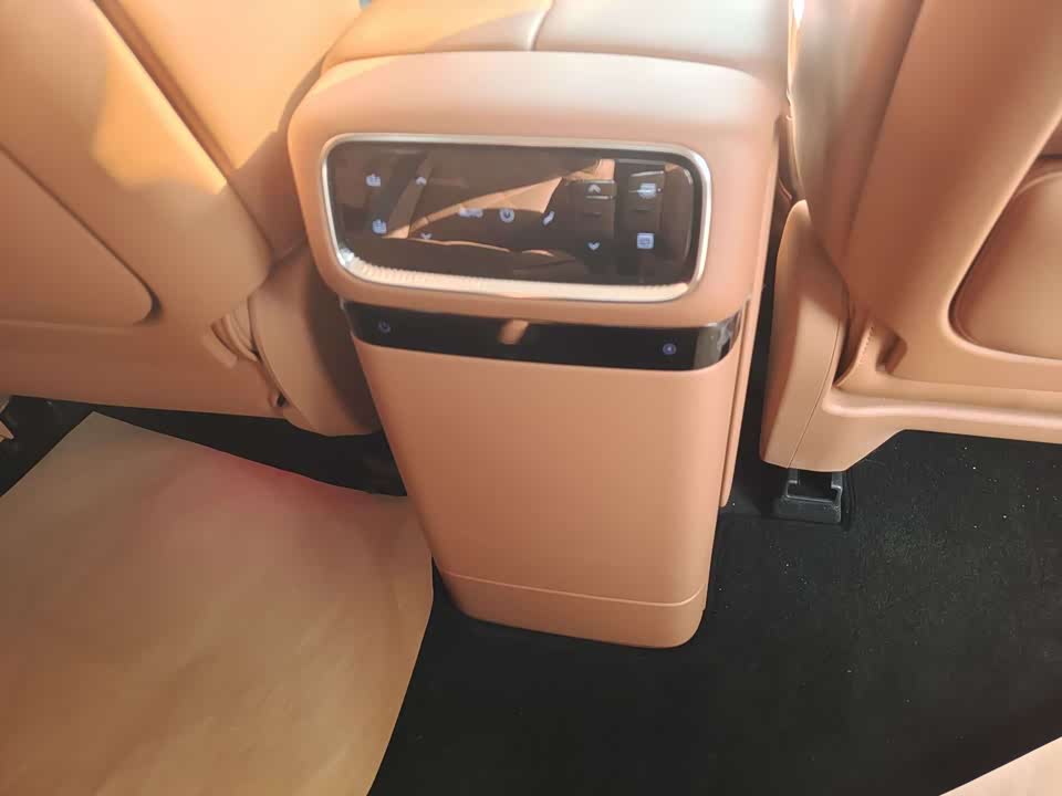 VOYAH Lan Tu Taishan