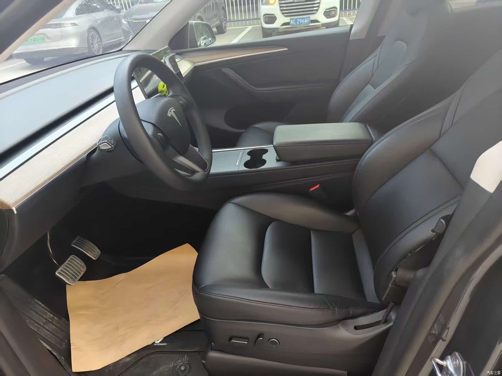 Tesla Model Y, 2022 4