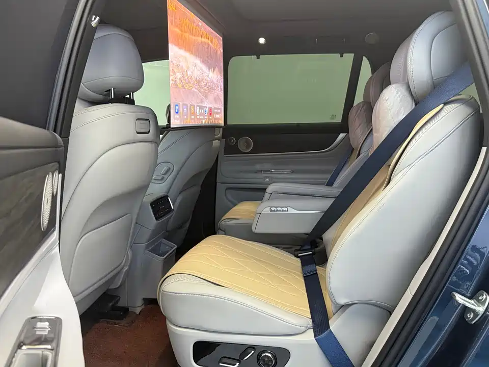 AITO Ask the world M9