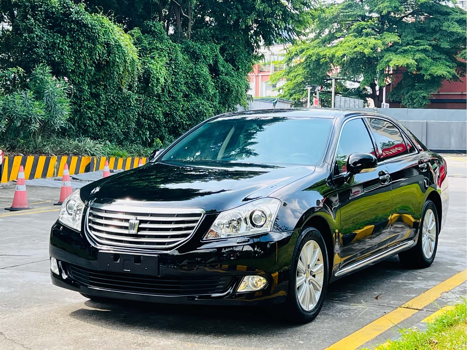 Toyota Crown, 2011 1