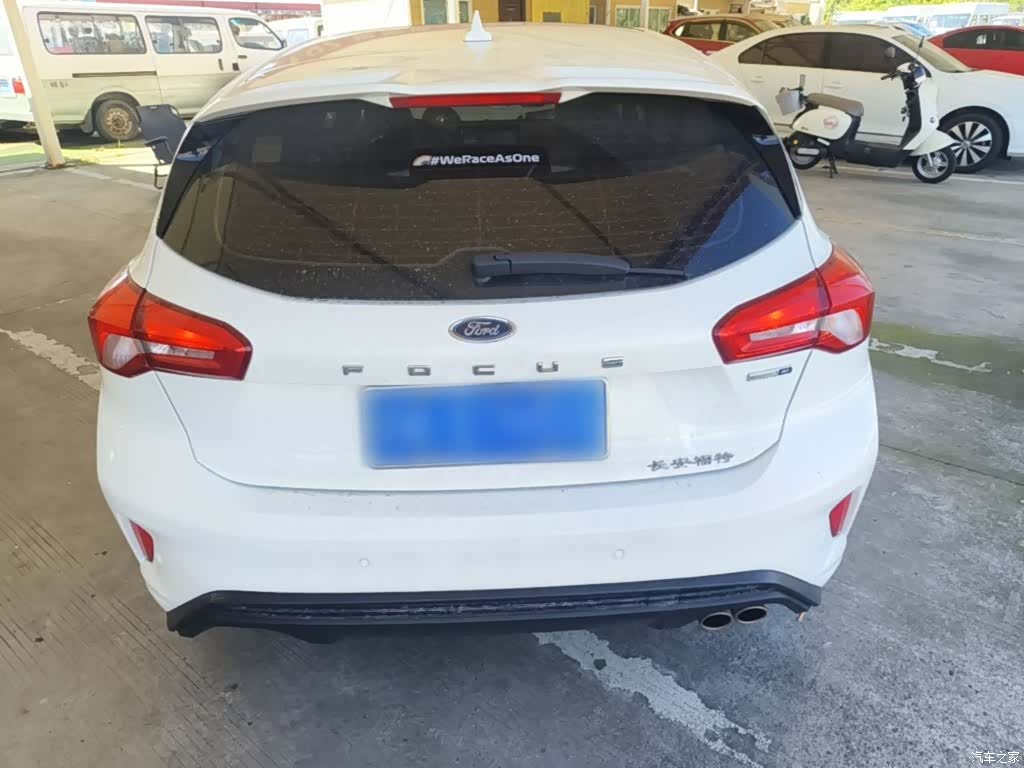 Ford Focus, 2022 6