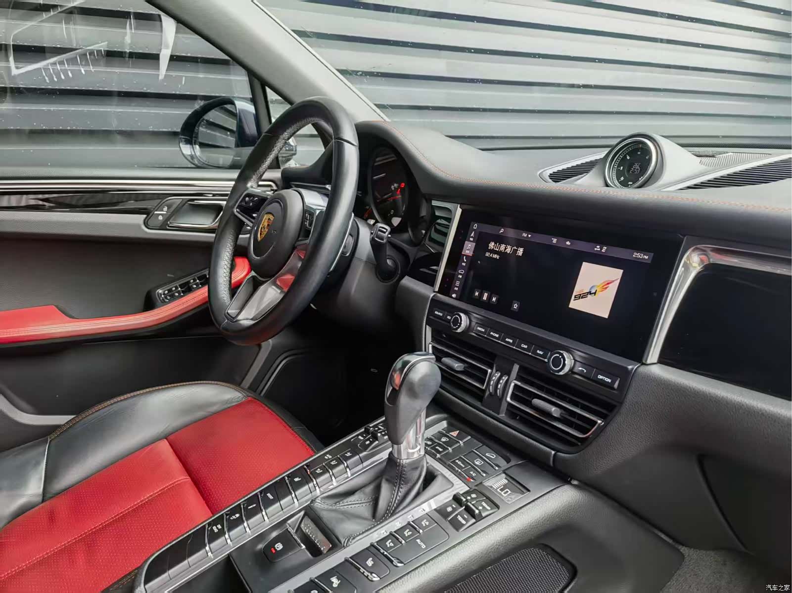 Porsche Macan, 2021 все фото