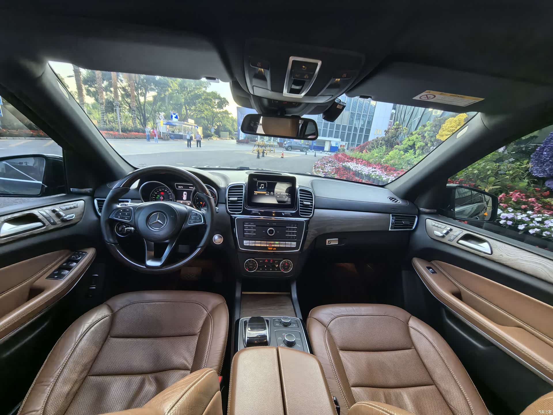 Mercedes-Benz GLS, 2017 11