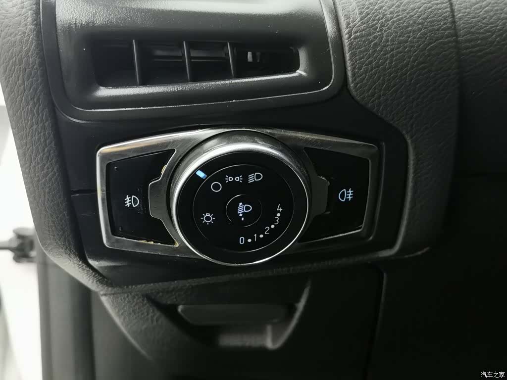 Ford Focus, 2014 21