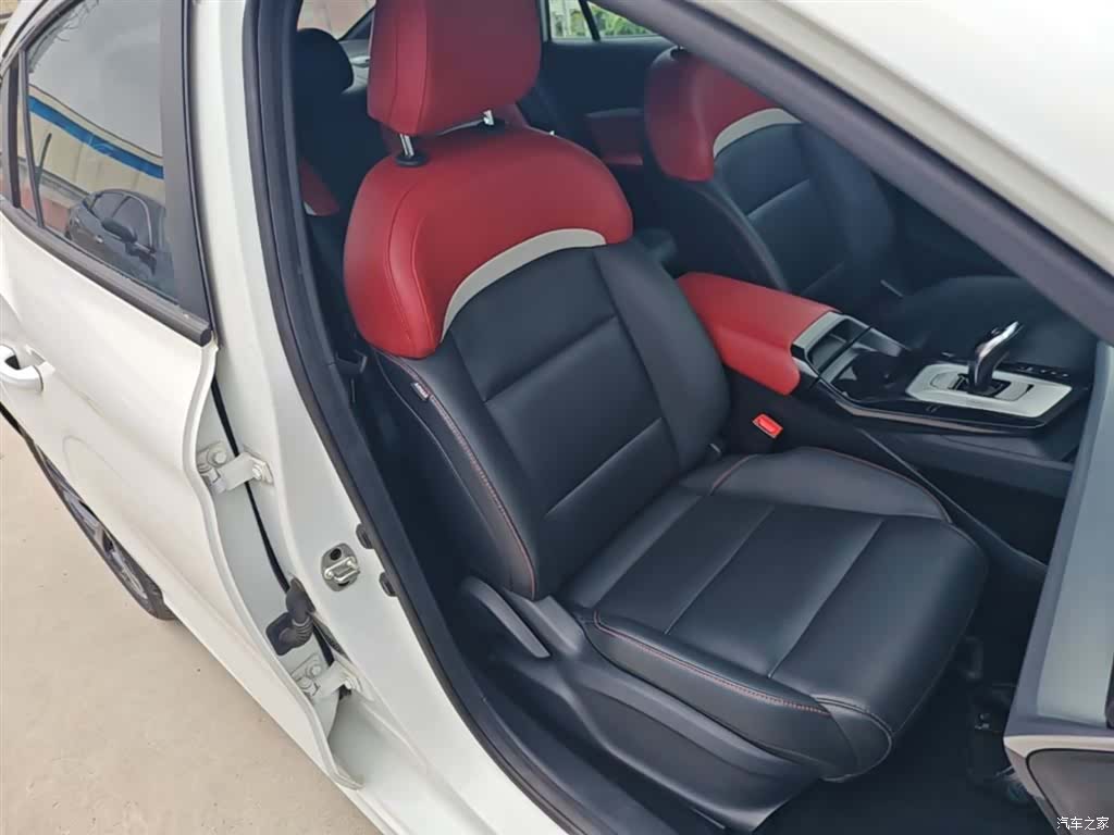 MG MG5, 2023 25