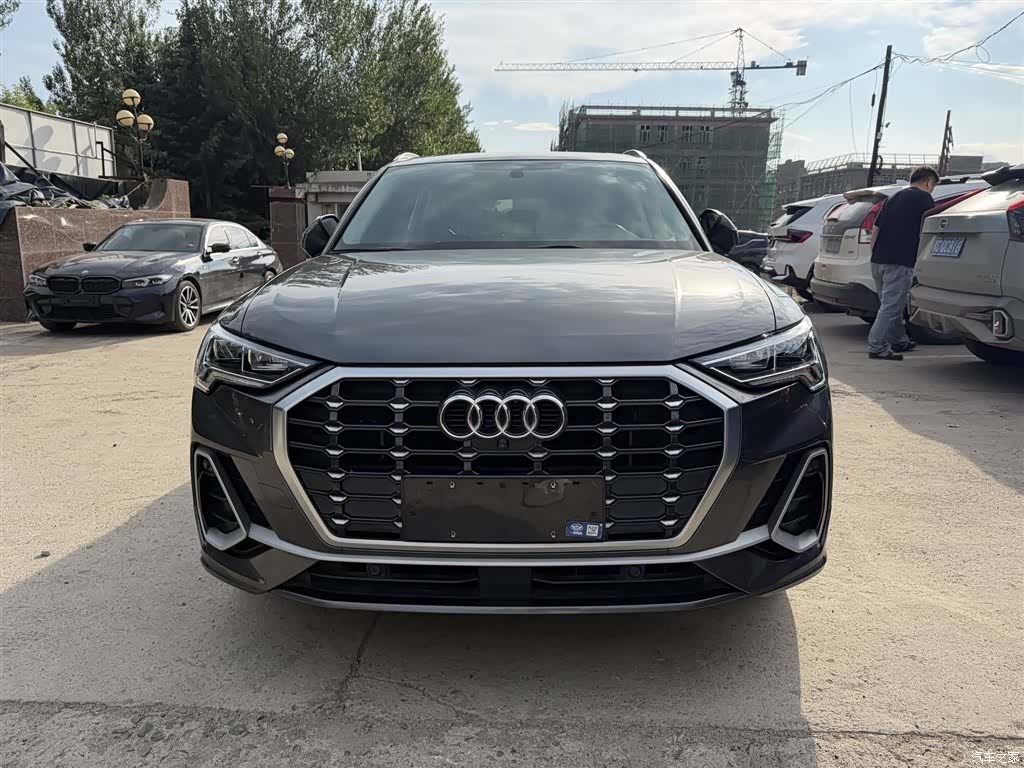 Audi Q3, 2023 2