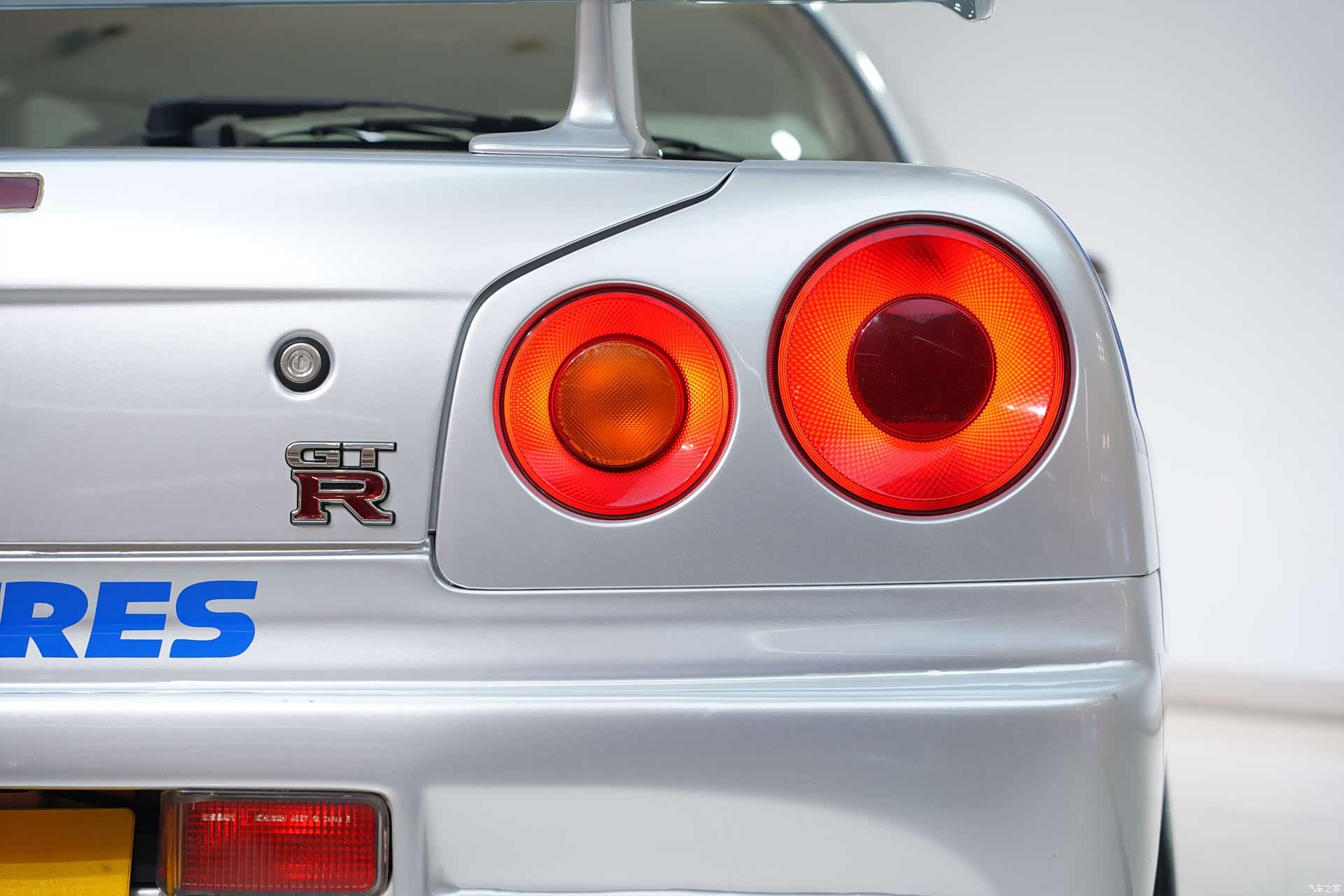 Nissan R34, 2000 9