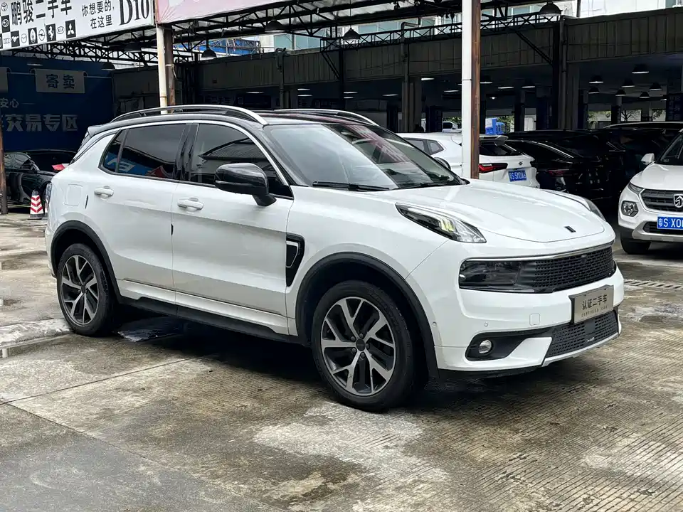 Lynk & Co 01