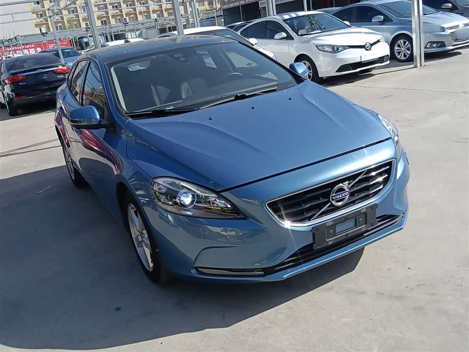 Volvo V40