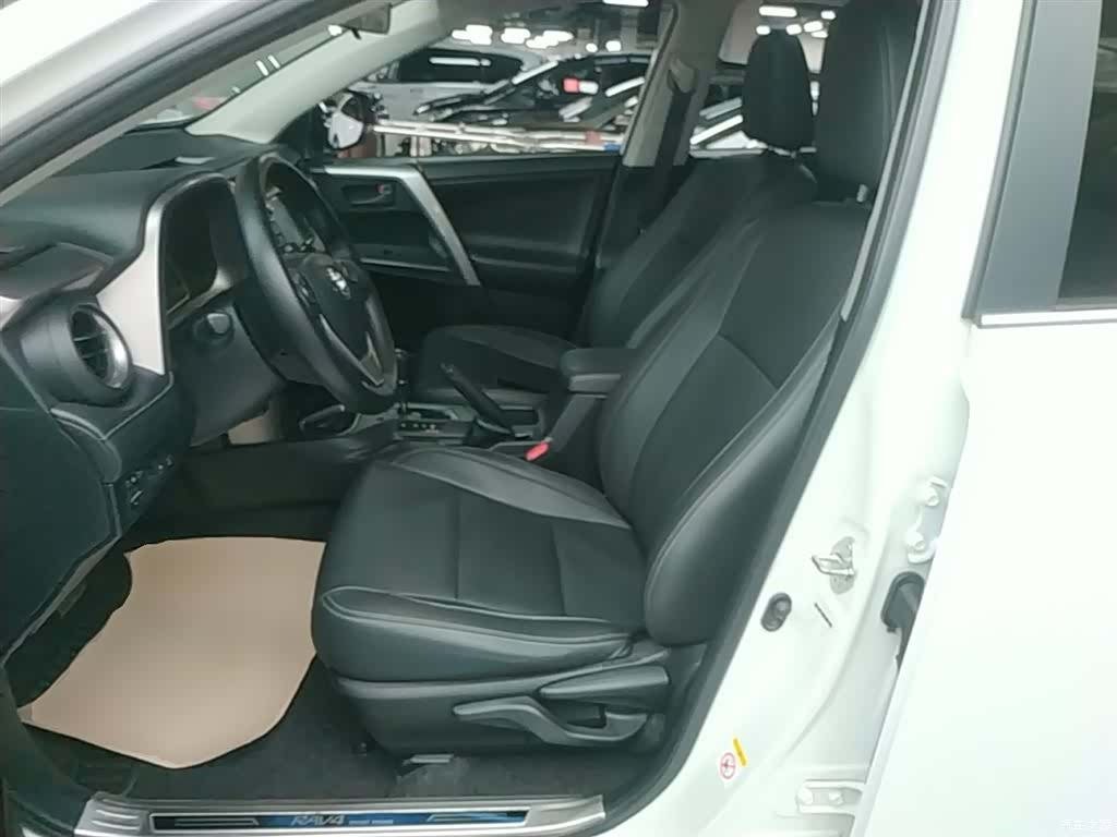 Toyota RAV4, 2016 15