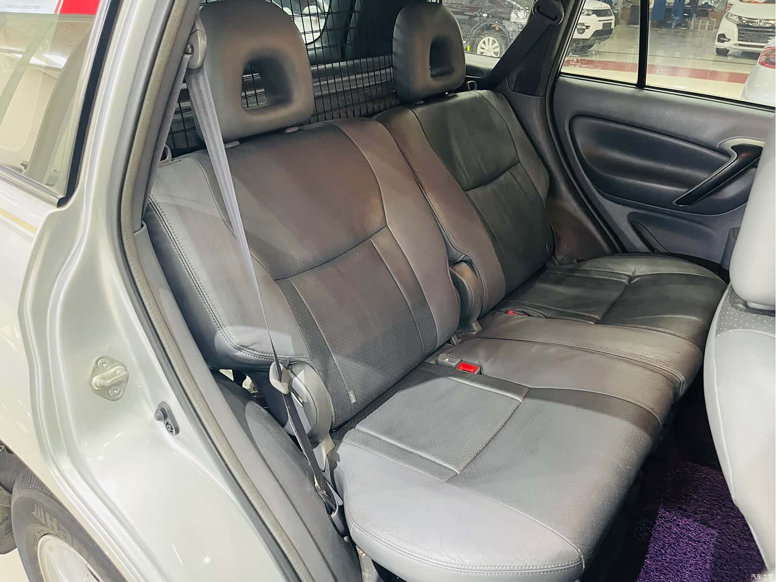 Toyota RAV4, 2004 все фото