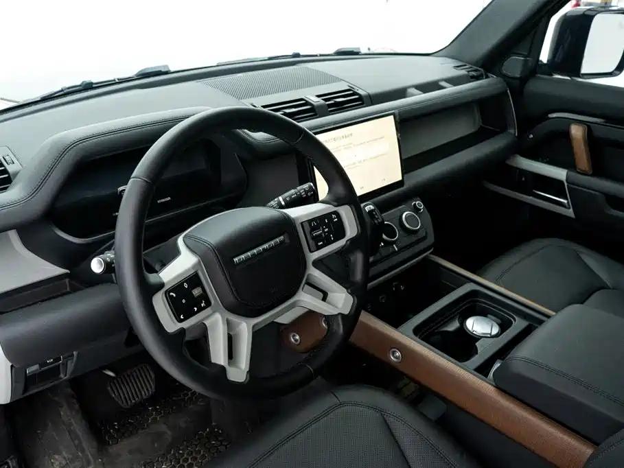 Land Rover guard