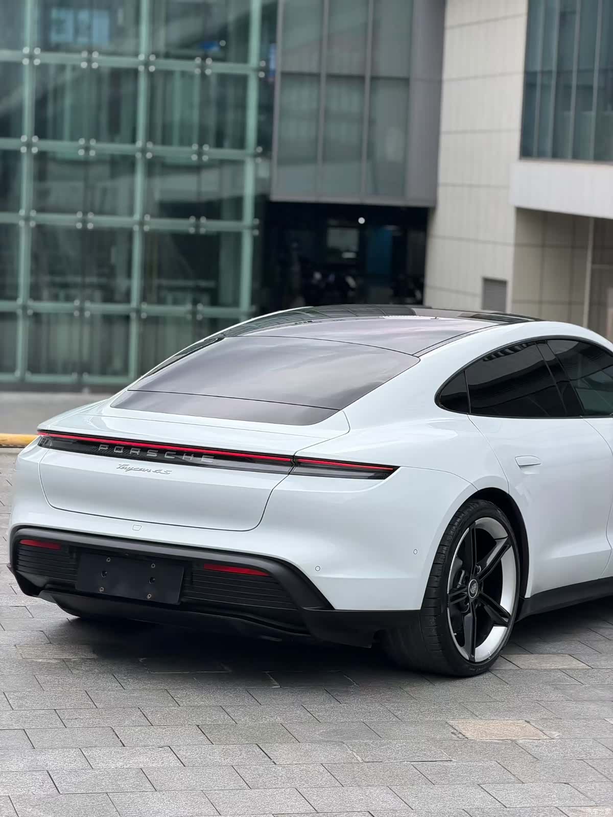 Porsche Taycan, 2020 2