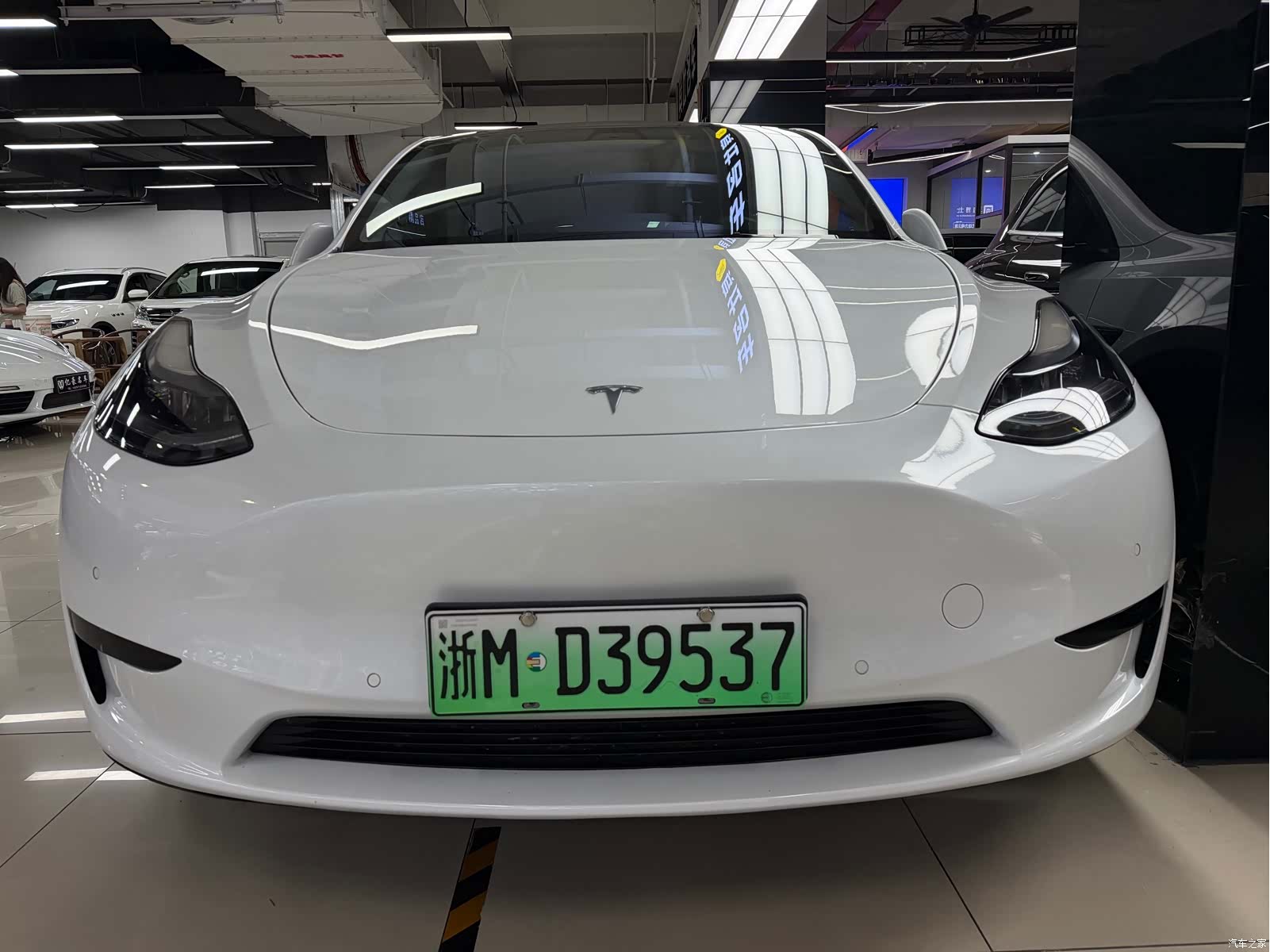 Tesla Model Y, 2023 1
