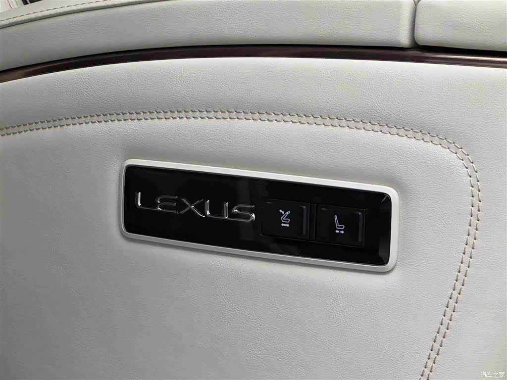 Lexus LM, 2024 11