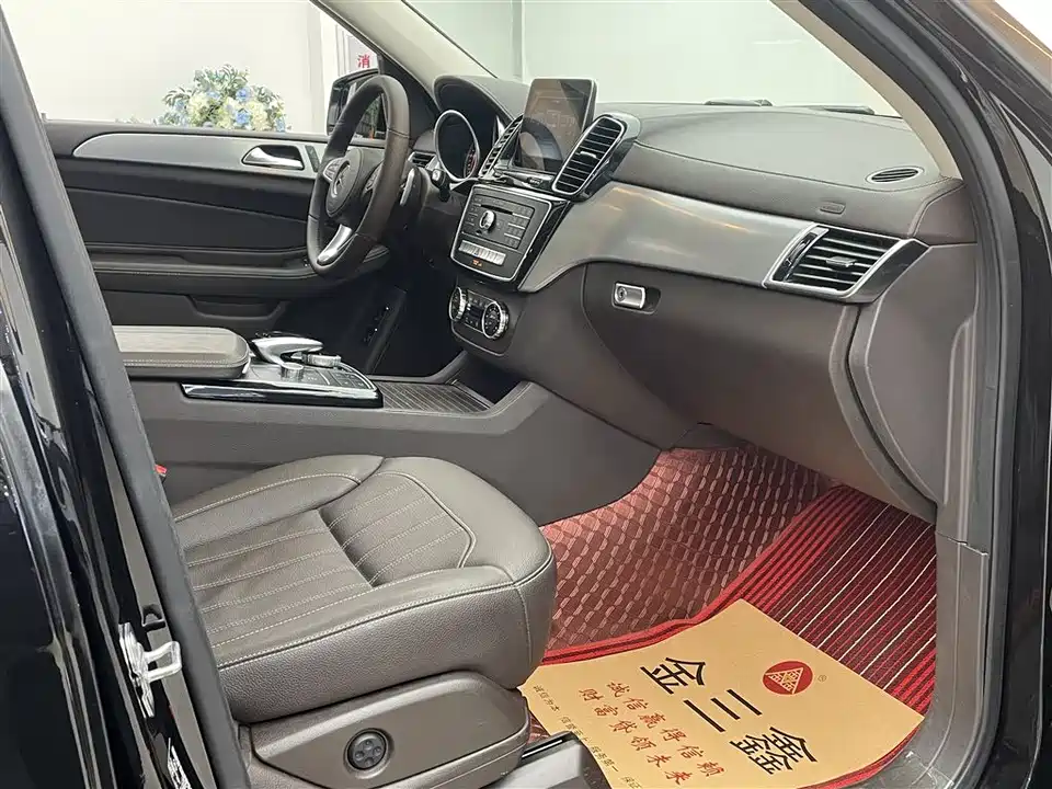 Mercedes-Benz GLS Mercedes-Benz GLS