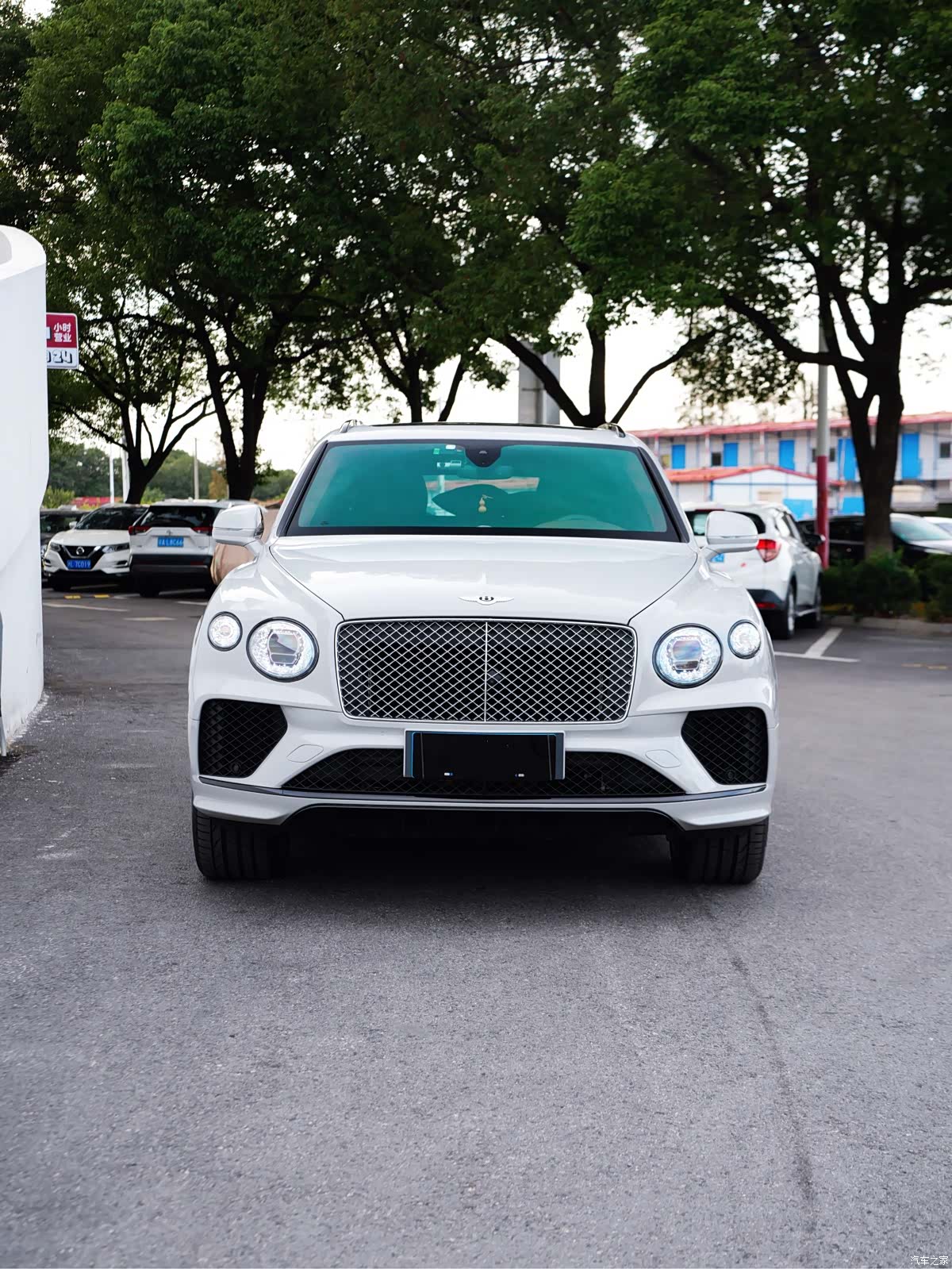 Bentley Bentayga, 2020 4