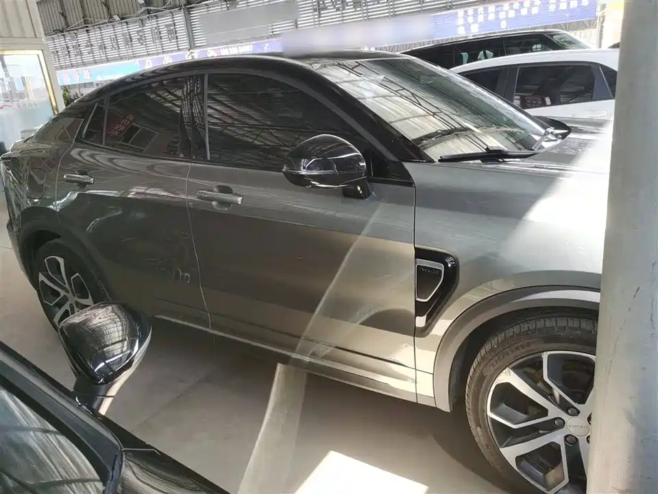 Lynk & Co 05