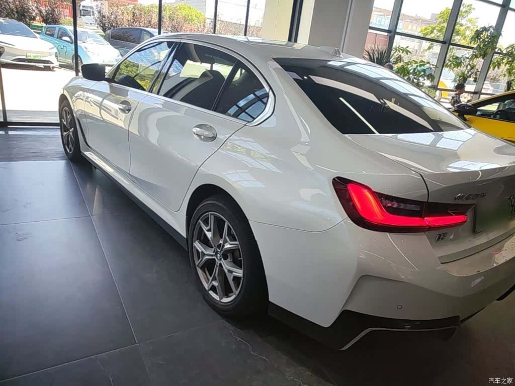 BMW i3, 2023 все фото