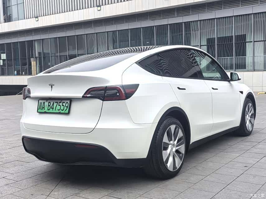 Tesla Model Y, 2023 9